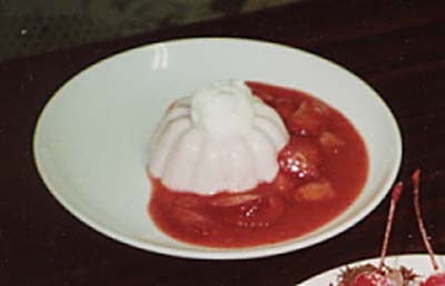 いちごのブラマンジェの写真