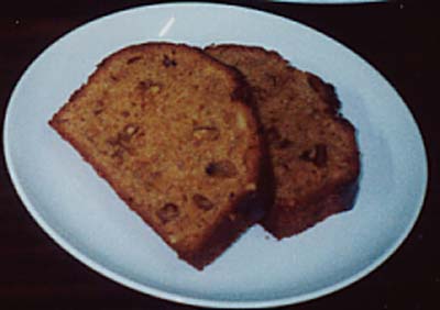 クルミ入りキャラメル風味ケーキの写真