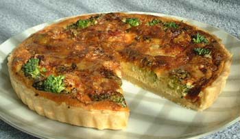 海老とブロッコリーのキッシュの写真