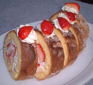 エーデルワイスさんの苺ロールケーキの写真