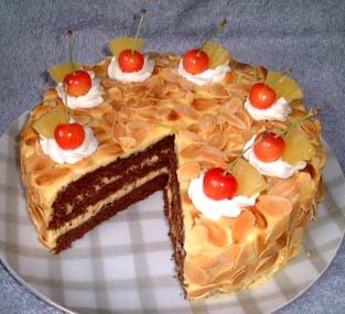 パイナップルのバタークリームケーキの写真