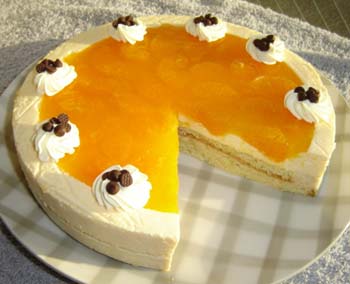 ミカンのピーナッツクリームケーキの写真