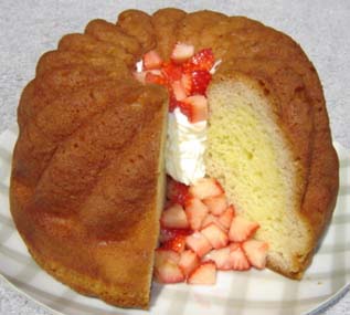 苺のサヴァランの写真