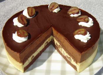 マロンとチョコレートのケーキの写真