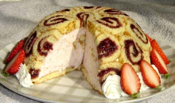 苺のシャルロットの写真