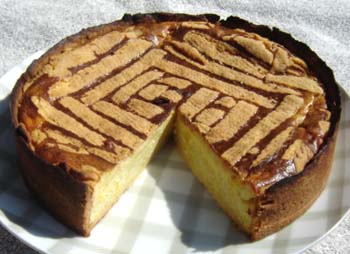 イタリアのイースターケーキの写真