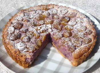 紫芋と栗のタルトの写真