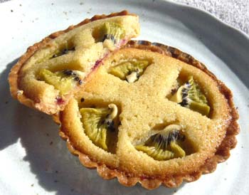 キーウィフルーツのタルトレットの写真