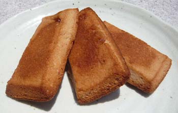 薔薇のフィナンシェの写真