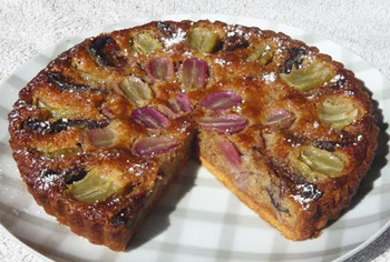 葡萄とイチジクのタルトの写真