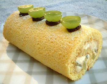 葡萄のロールケーキの写真